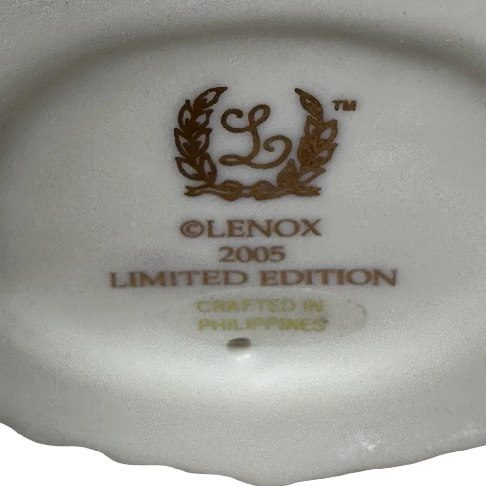 Lenox Limited Edition 2004 2005 Easter Stroll Bunny Figurine Set 2 Porcelain